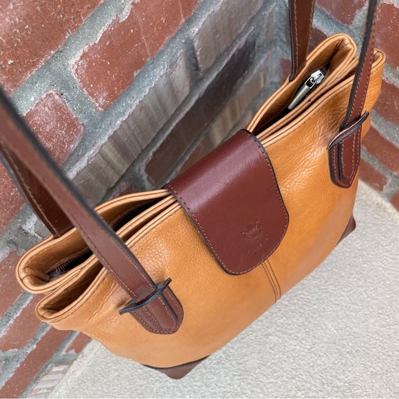 FLORENCE 🇮🇹 made in Italy, soft glove leather shoulder bag w/cashmere scarf - Picture 8 of 16